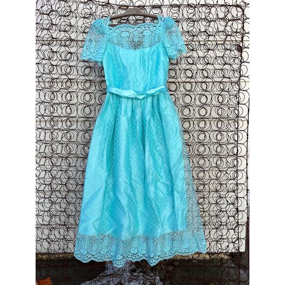 Vintage JCPenney Robbins Egg Blue Lace over Satin Formal Dress 9/10 - Picture 1 of 8